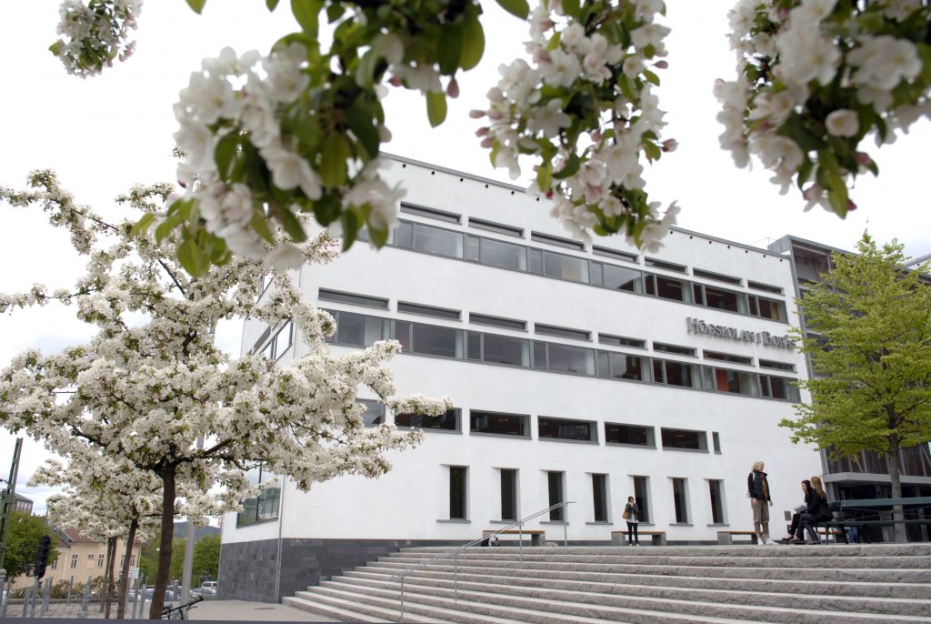 Bild av Högskolan i Borås biblioteksbyggnad - photograph Anna Sigge